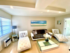 Modern waterfront apartment with Miami Skyline view on the bay 5 mins drive to Miami Beach with free parking
